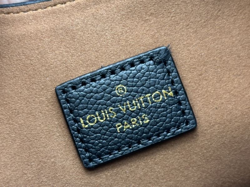 Louis Vuitton Hobo Bags